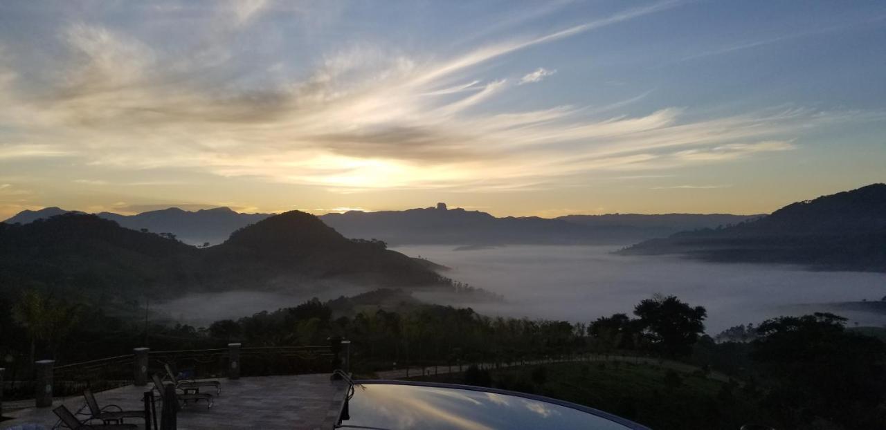 Pousada Aldeia Manacas Sao Bento do Sapucai Bagian luar foto